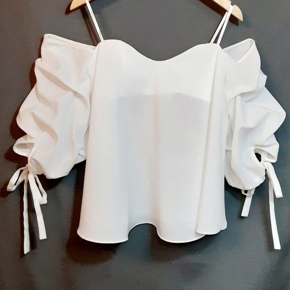 the clothing company Tops - NWT Clothing Company White off shoulder blouse